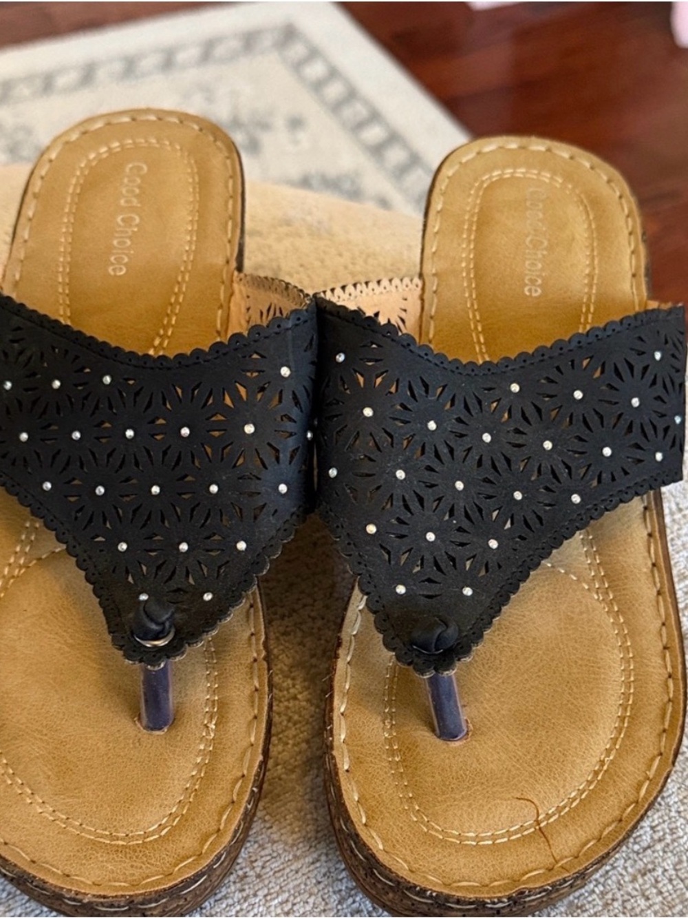 Good Choice Dannay Black Rhinestone Cutout Wedge Thong Sandals 10